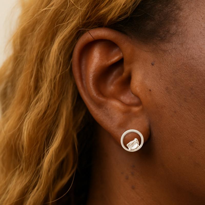 boucles d'oreilles Unda L portée